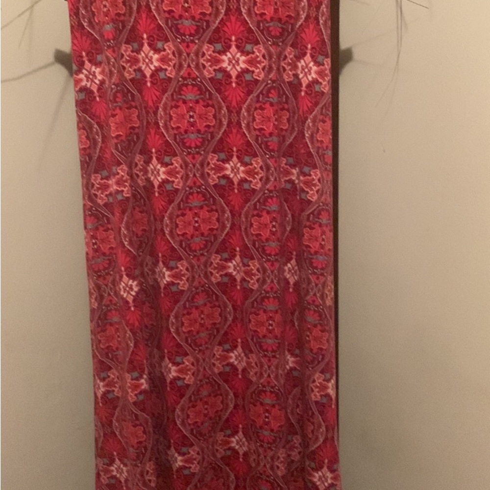 Medium red and white